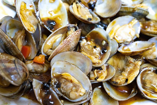 Temple Street Night Foodie Tour - Food Options