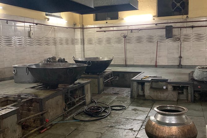 Temple Tour-Where You Eat, Learn How to Pray and Love. - Tour Description