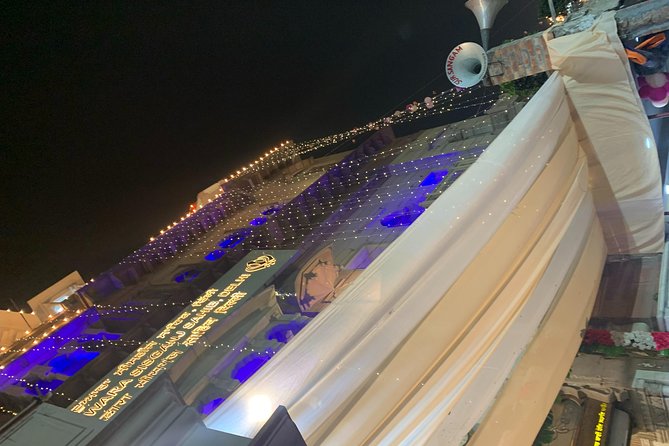 Temple Tour-Where You Eat, Learn How to Pray and Love. - Guide Expertise