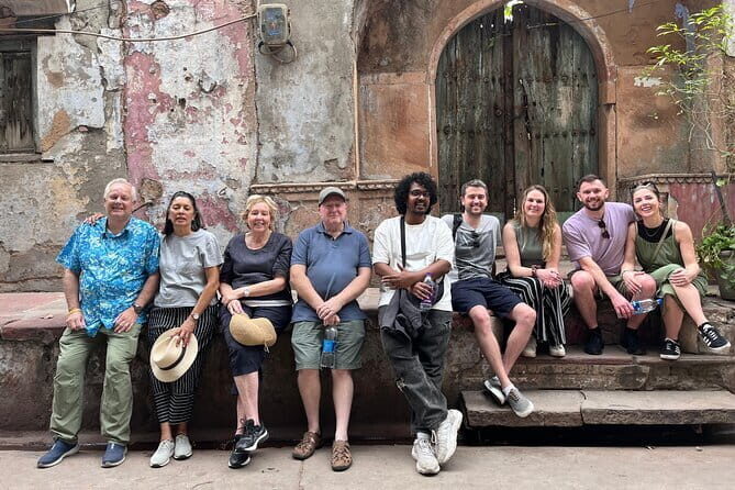 Temples, Bazaars & Food Tasting in Old Delhi with Female Guide - Discovering Old Delhi with a Female Guide