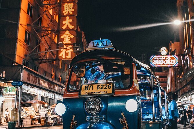 Temples Markets and Food Tour in Bangkok by Night with Tuk-Tuk - Good To Know