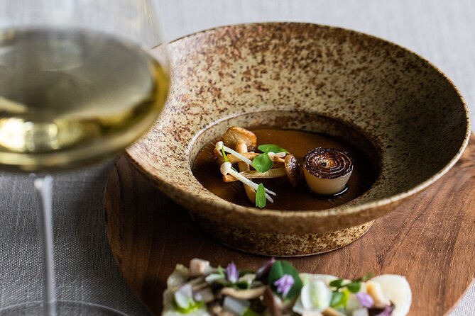 Ten Minutes by Tractor: The Art of Fine Wine & Gastronomy - Accessibility and Participation