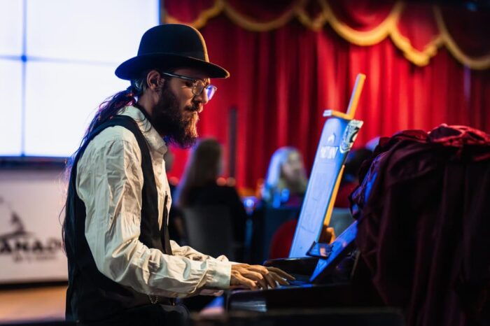 Tenerife: Musical Show the Wild South With Dinner and Transfer - Transportation and Accessibility