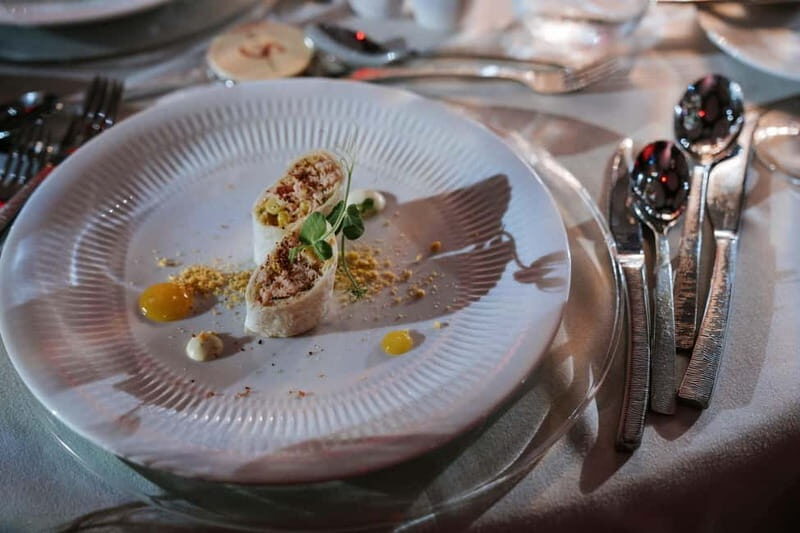 Tenerife: Scandal Dinner Show Entry Ticket and 5-Course Meal - An In-Depth Look at the Tenerife Scandal Dinner Show