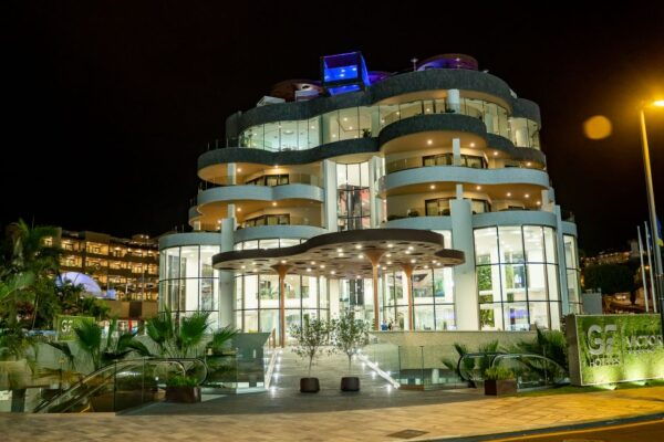 Tenerife: Scandal Dinner Show Entry Ticket and 5-Course Meal - Common Questions