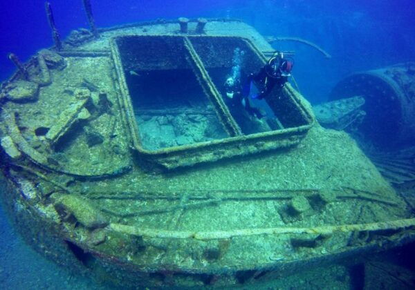 Tenerife: Scuba Diving for Certified Divers in Puerto Colon - Participant Restrictions