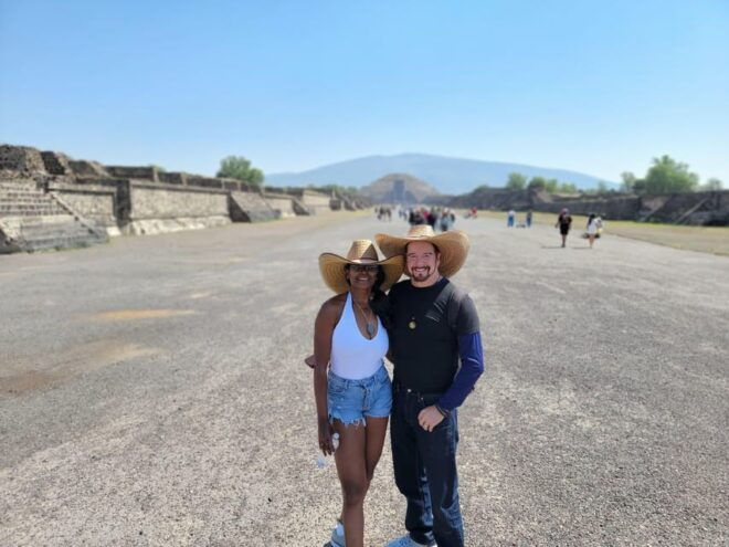 TEOTIHUACAN BALLOON FLIGHT, BREAKFAST IN CAVE AND PICK UP - Inclusions