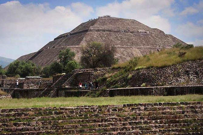 Teotihuacan & Basilica Guadalupe Tour With Lunch - Tour Overview and Itinerary