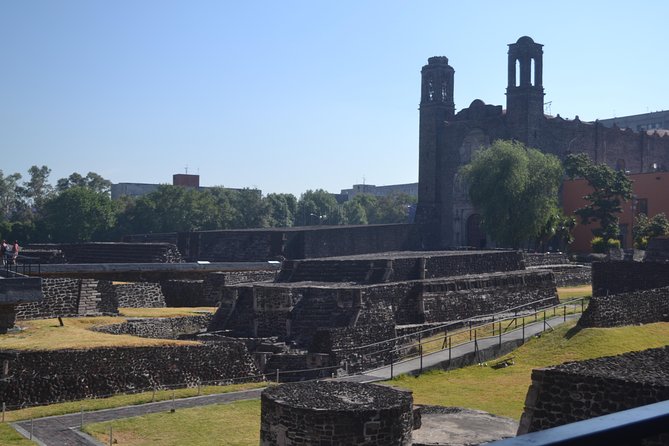 Teotihuacan & Guadalupe Shrine Xochimilco, Coyoacán & Frida Kahlo Combo Tour - Art and Culture in Xochimilco