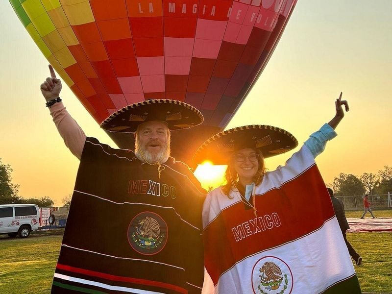 Teotihuacan Hot Air Balloon Flight Experience - Pyramid time is valuable, but it is not always a guided visit