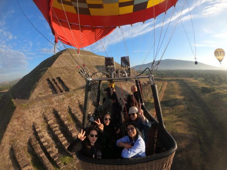 Teotihuacan: Hot Air Balloon Flight With Incredible Views From Above - Pricing and Booking