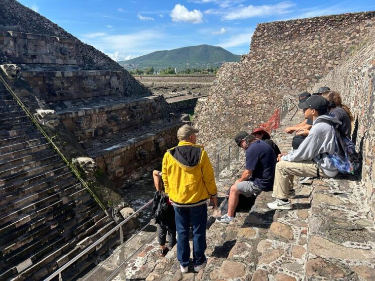 Teotihuacan Pyramids Expressed Without Tourist Traps. - Good To Know