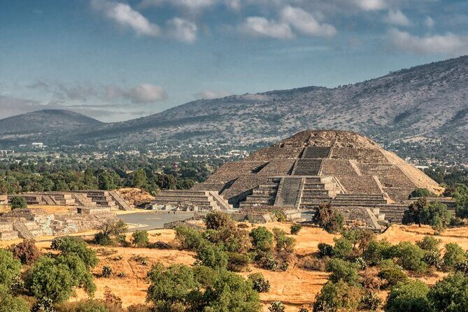 Teotihuacan Ruins and Tlatelolco Guided Tour with Tequila Tasting - Summary of the Experience