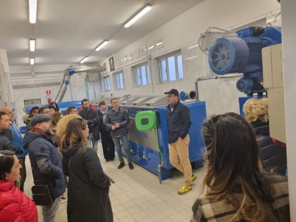 Teramo: Private Oil Mill Tour and Guided Tasting - Oil Tasting and Evaluation