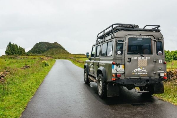 Terceira: Algar Do Carvão Lava Caves Tour - Multilingual Tour Guide