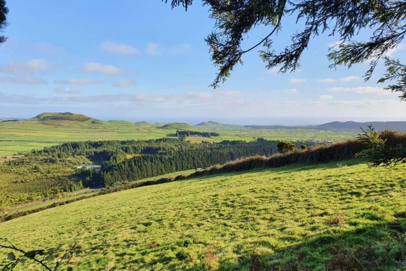 Terceira Island: Passagem das Bestas Hike w/Cheese Tasting - The Location: Caldeira Guilherme Moniz