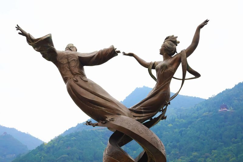 Terracotta Warriors + Huaqing Palace + Local Performance 1-Day Tour - Huaqing Palace and Mount Li slow the pace