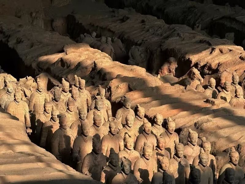 Terracotta Warriors, Lishan Garden, and Huaqing Palace Day Tour in Xian - One day across Qin and Tang Xi’an