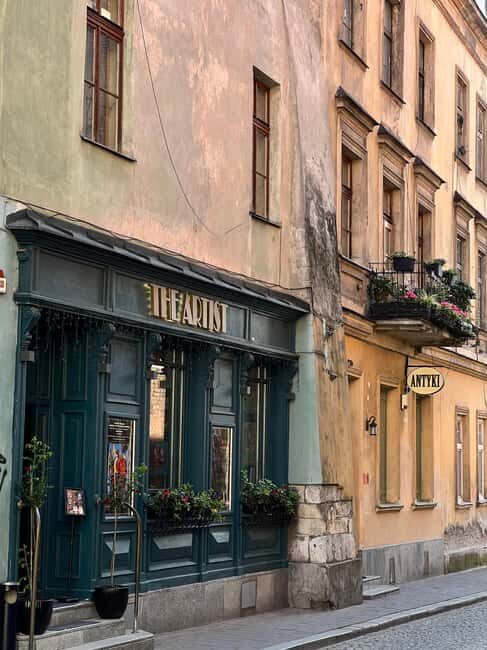 Terrifying Krakow: A Dark Walking Tour of the Old Town - A Closer Look at the Itinerary