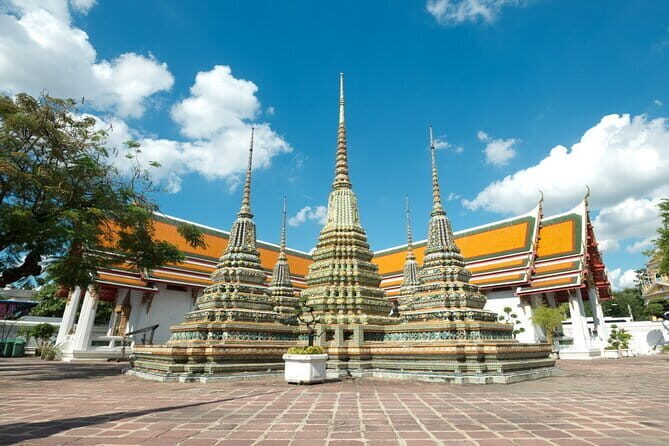 Thai Costume Photo Tour at Wat Arun Bangkok from Bangkok - FAQ