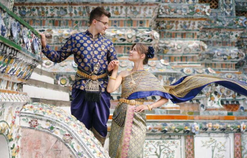 Thai Costume Photographer at Wat Arun/Pho in Bangkok - Highlights of the Experience