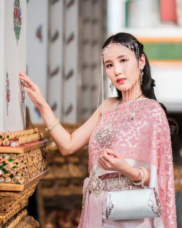 Thai Costume Rental Bangkok by Absolute Thai - Is the photographer worth paying for?
