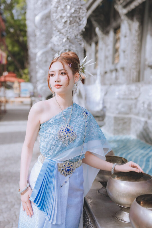 Thai Costume rental Chiang Mai by Absolute Thai - Choosing a costume at Wua Lai Road
