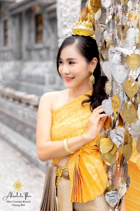 Thai Costume rental Chiang Mai by Absolute Thai - Makeup and photography: worth adding?