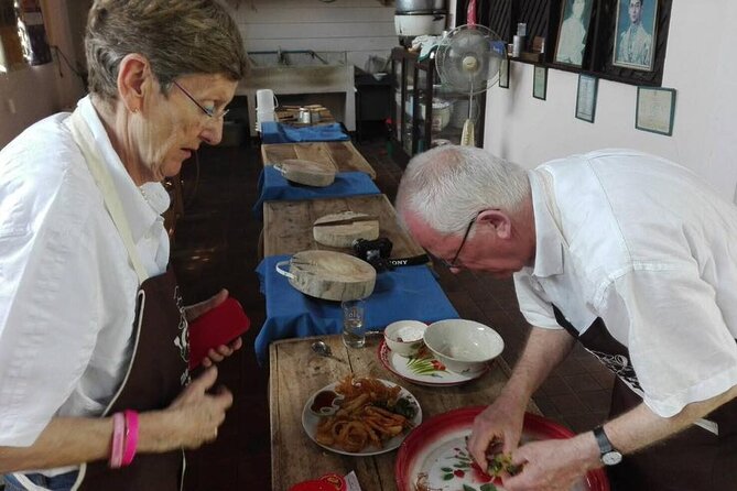 Thai Food Culture and Cooking Techniques From Our Garden in Chiang Mai - Traditional Thai Cooking Techniques