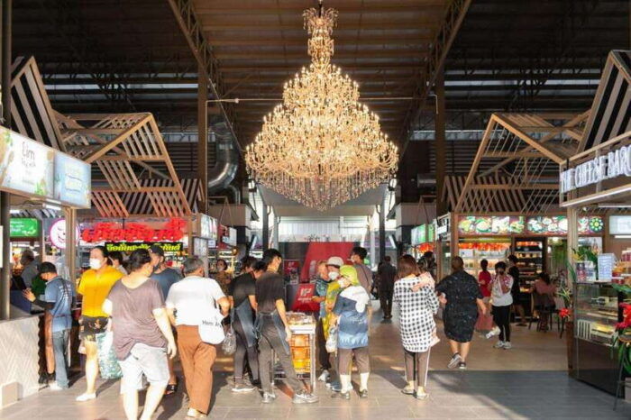 Thailands Iconic Markets VIP Private Group Tour - Damnoen Saduak Floating Market