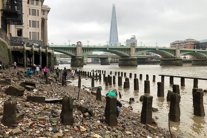 Thames Beachcombing - Traveler Photos