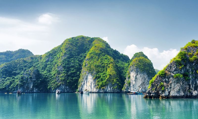 Thang Loi Day Cruise: Ha Long Bay, Sung Sot, Ti Top - At a glance