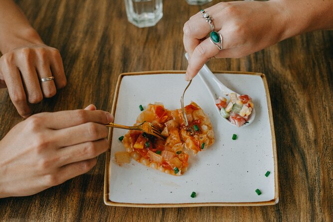 The 10 Tastings of Hoi An: Private Street Food Tour - Serene Atmosphere and Impressive Architecture