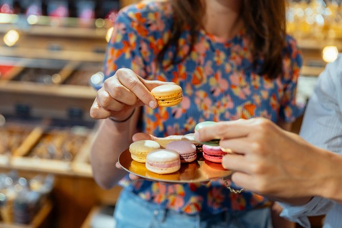 The 10 Tastings of Paris With Locals: Montmartre Private Food Tour - Taking in the Lifestyles of Famous Artists