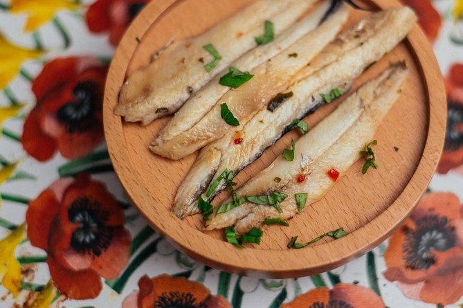 The 10 Tastings of Valencia With Locals: Private Food Walking Tour - Exploring Old Town Valencia