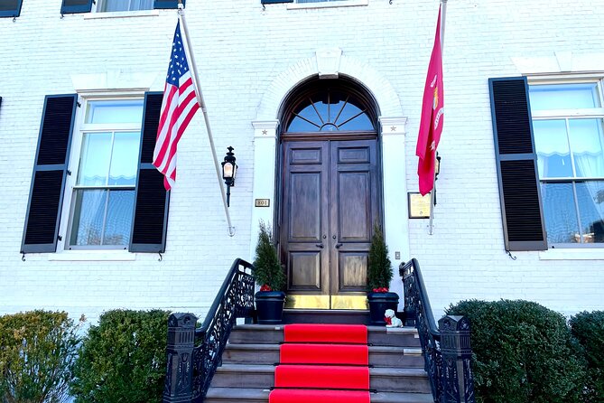 The 10 Tastings of Washington With Locals: Private Food Tour - Local Food Delights