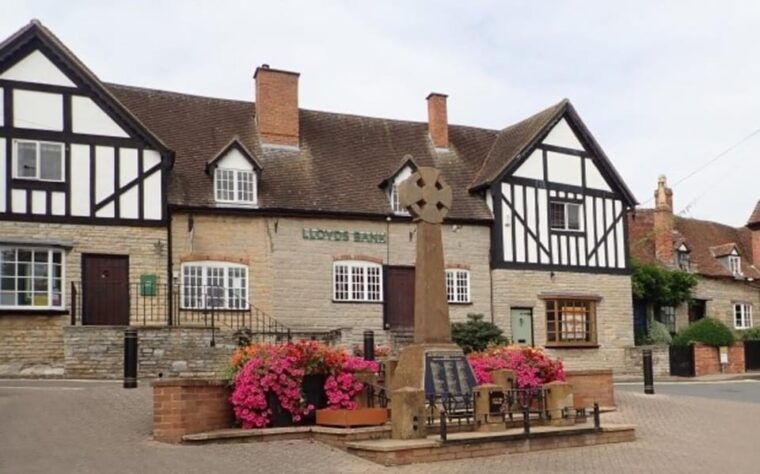 The Alternative Shakespeare Tour + 3 Course Carvery - Why This Tour is a Great Choice