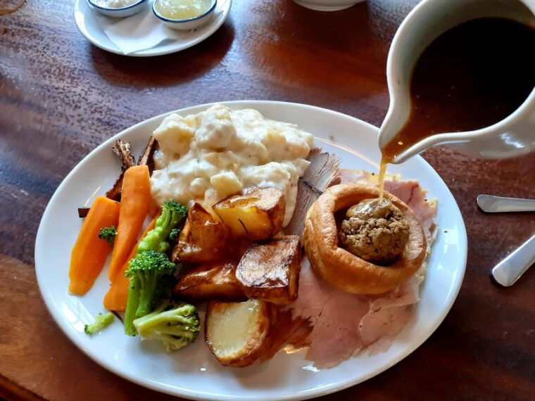 The Alternative Shakespeare Tour + 3 Course Carvery - The Sum Up
