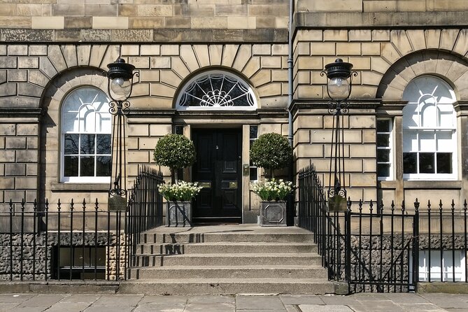 The Architecture of Money: A Self-Guided Audio Tour of Edinburgh's New Town - The Influence of Robert Adam on New Towns Architecture