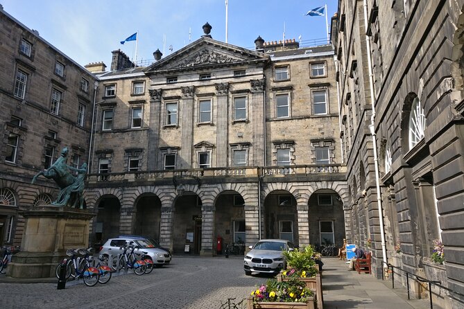 The Architecture of Money: A Self-Guided Audio Tour of Edinburgh's New Town - Immersive Audio Tour Experience in New Towns Money District