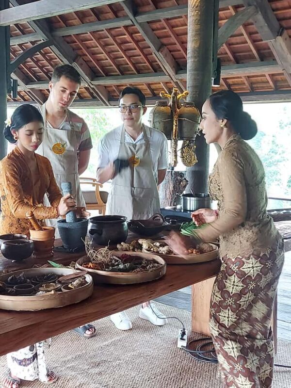 The Art of Jamu Experience Workshop - The Learning Experience & Atmosphere