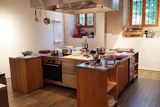 The Art of Making Pizza-Cooking Class in Unique Location With Italian Pizzachef - Pricing and Booking Details