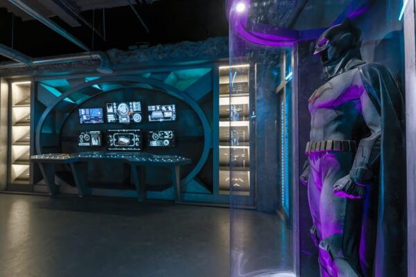 The Batcave : Secret Missions at Batman Escape Game Paris - Tips for a Successful Visit