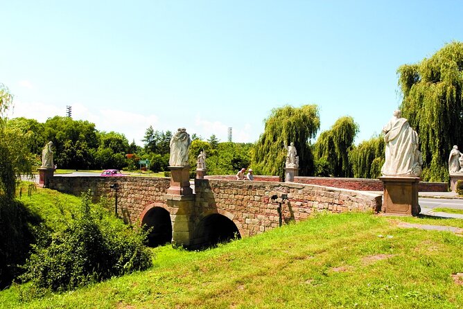 The Beautiful Baroque City of Vác, Private Tour From Budapest - Accessibility
