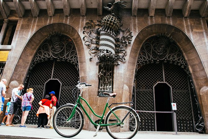 The Beauty of Barcelona by Bike: Private Tour - Stop at the Sagrada Familia and Parc De La Ciutadella