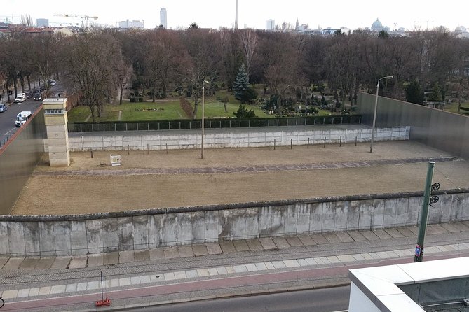 The Berlin Wall / Cold War Berlin (Private 3 Hours Walking Tour) - Reviews