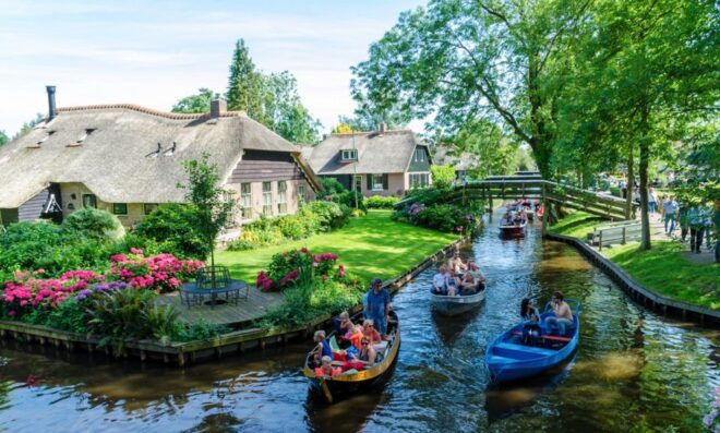 The BEST Giethoorn Tours and Things to Do - The Sum Up