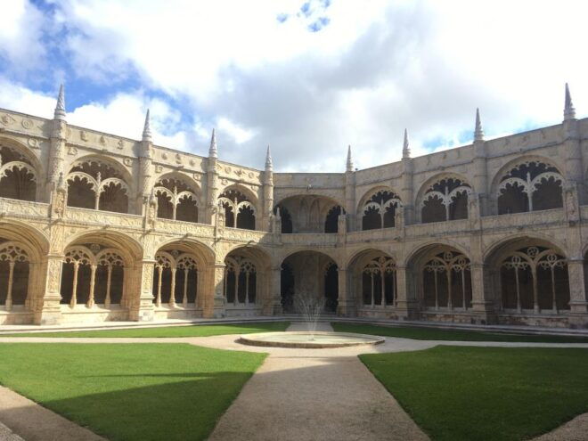 The Best Guiding Visit to Jeronimos & Tiket Included - Restrictions