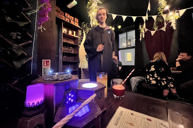 The Best Harry Potter Walking Tour & Potion Making Class - Meeting and Pickup Details