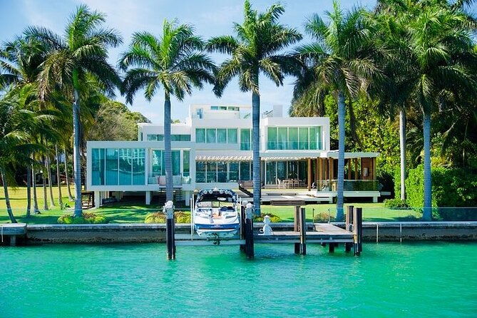 The best Miami boat party with DJ, drinks and lights of the city - Practical Tips for Booking and Enjoying  
